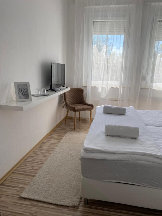 Elmeny Balaton Hotel Alsoors Exterior photo